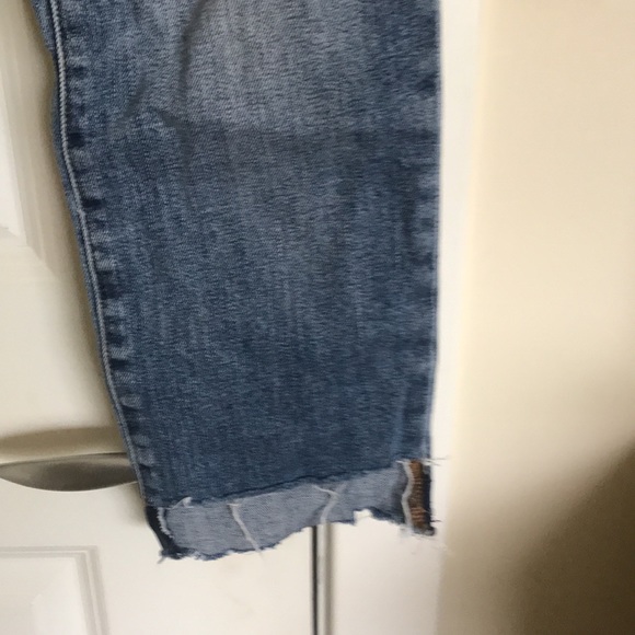 Gap 1969 destroyed medium wash jeans - Picture 4 of 9